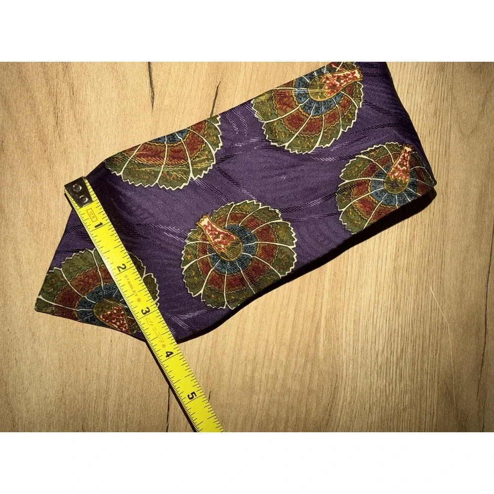 CHAPS Ralph Lauren Men's Necktie Purple Geometric 100% Silk Dress Designer Tie Y